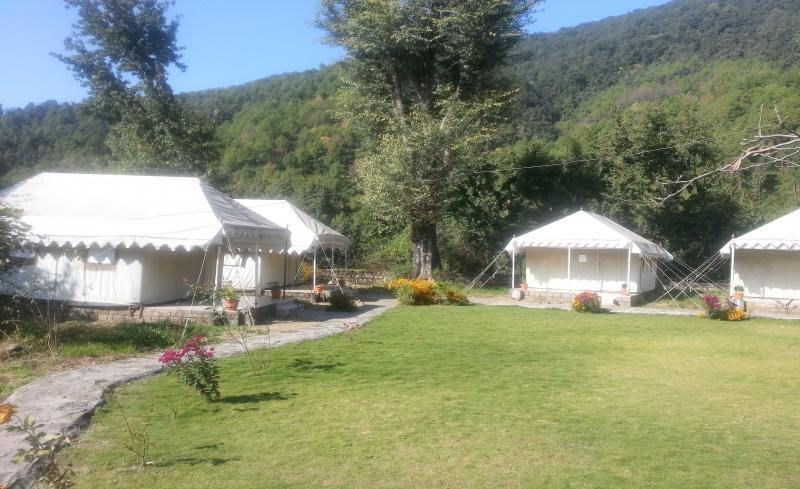 Tatva Bir Tents And Hotel Kangar Exterior photo