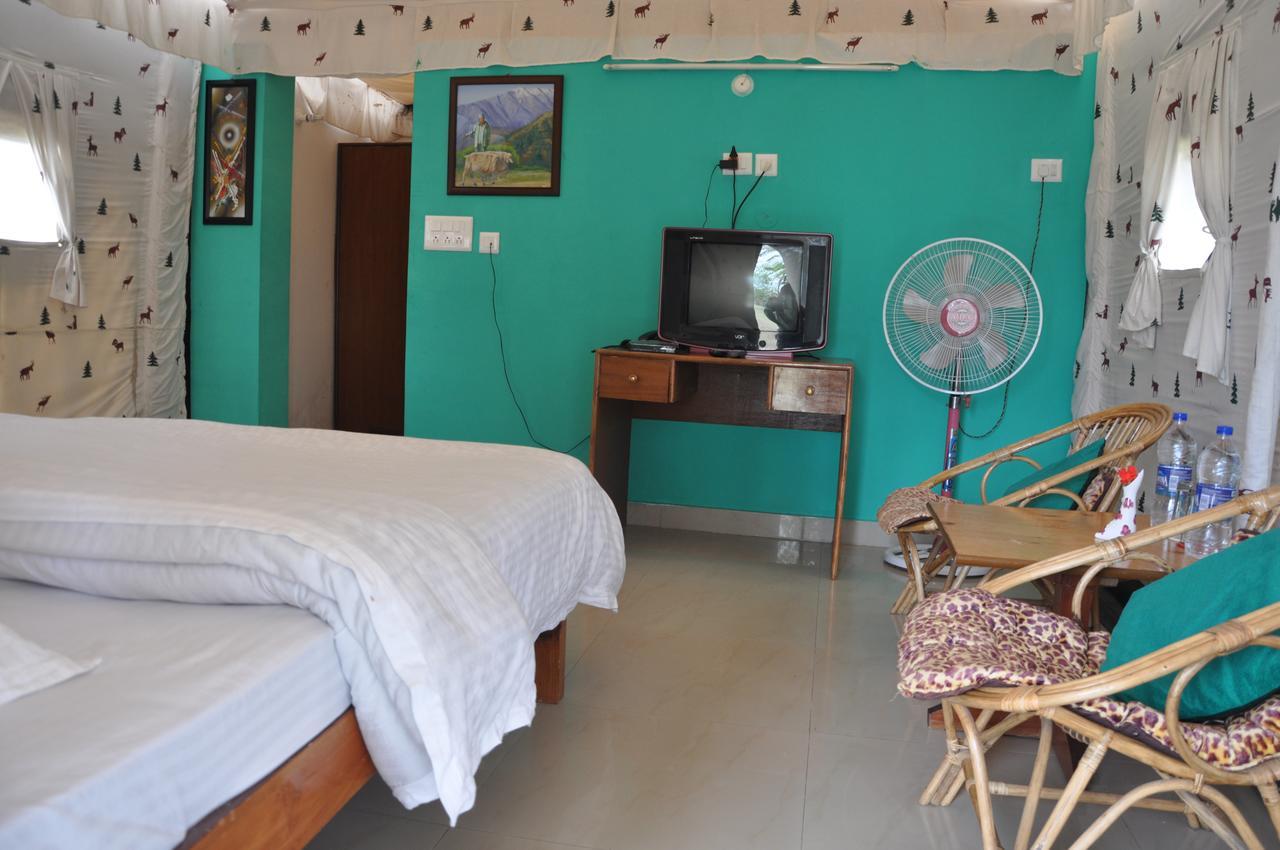 Tatva Bir Tents And Hotel Kangar Exterior photo