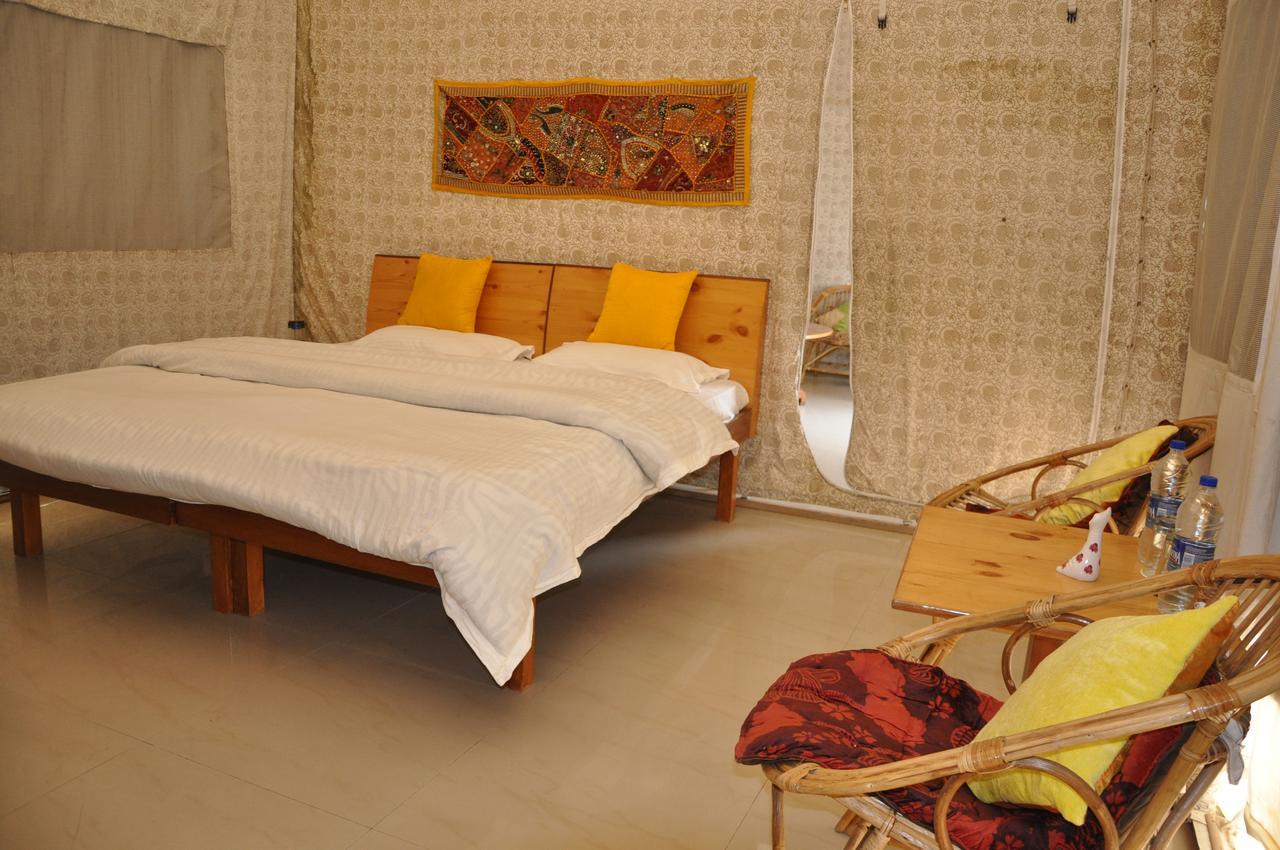 Tatva Bir Tents And Hotel Kangar Exterior photo